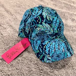 NWT + Sold Out - Run Around Hat - beautiful print!